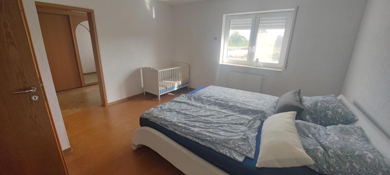 Ferienwohnung zwischen Rhein und Schwarzwald Bischweier Exterior foto